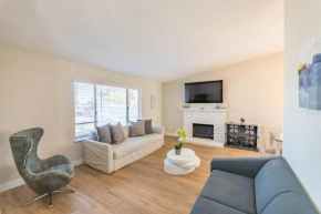 Stunning Renovated Home, Included Heated Pool&Spa